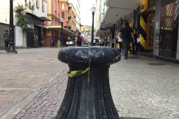 Poste sem lâmpada na Rua São João 1 vu 1