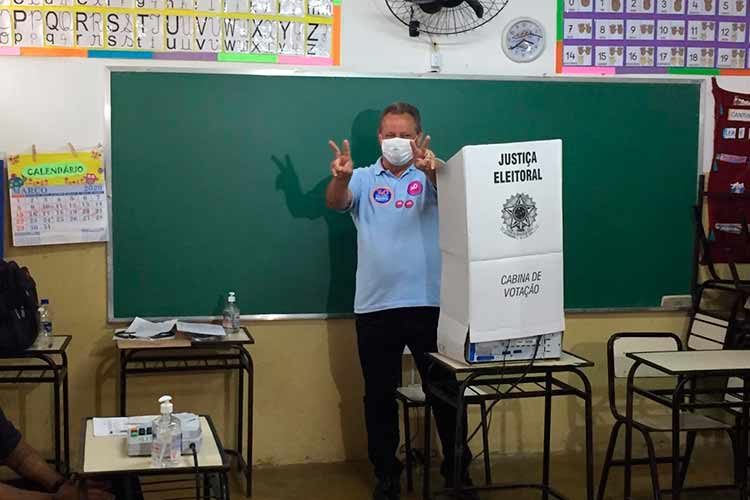 'Eu espero a vitória', diz Wilson após votar 1 wilson votação