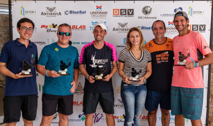 Ygor Guimarães, Bruno Lamas, Felipe Paiva, Lucilane Assis, Miguel de Oliveira e Felipe Miana, finalistas do 2º Torneio Alphaville de Tênis, que foram premiados com ‘kit’ da Antuérpia 