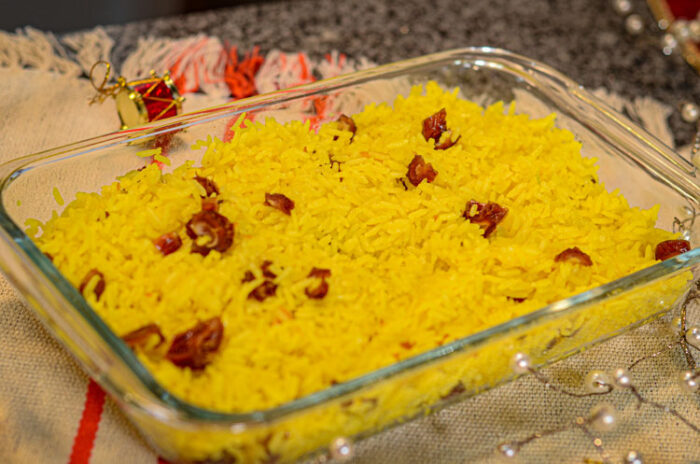 Faça com a chef Raquel Novais a receita de frango assado na laranja para o Natal