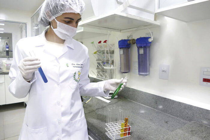 Farmácia em JF: Rigor na produção garante qualidade do medicamento manipulado 1 Farmácia em JF: Rigor na produção garante qualidade do medicamento manipulado