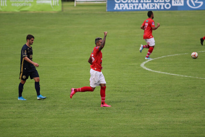 Com gol de pênalti de Fabinho Alves no fim, Baeta empata em casa com a Aparecidense 1 baeta empate