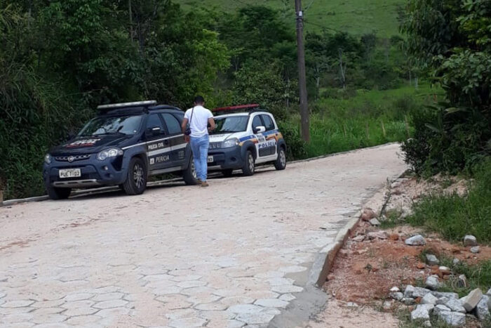 Casal suspeito de matar e enterrar homem no quintal de casa é preso em JF 1 crime policia civil