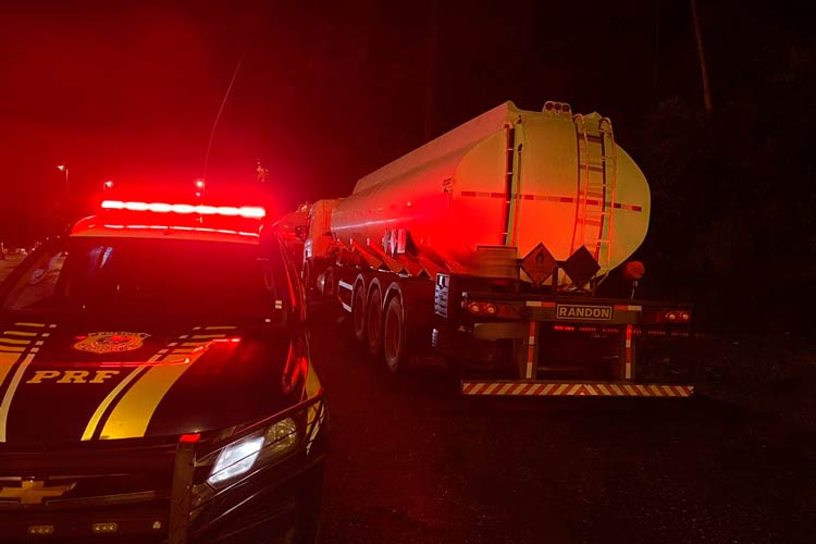 30 mil litros de etanol que abasteceriam posto em JF são apreendidos pela PRF 1 etanol fraude prf
