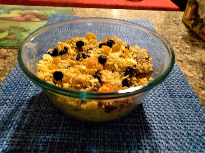 Farofa temperada com frutas para as festas de fim de ano 