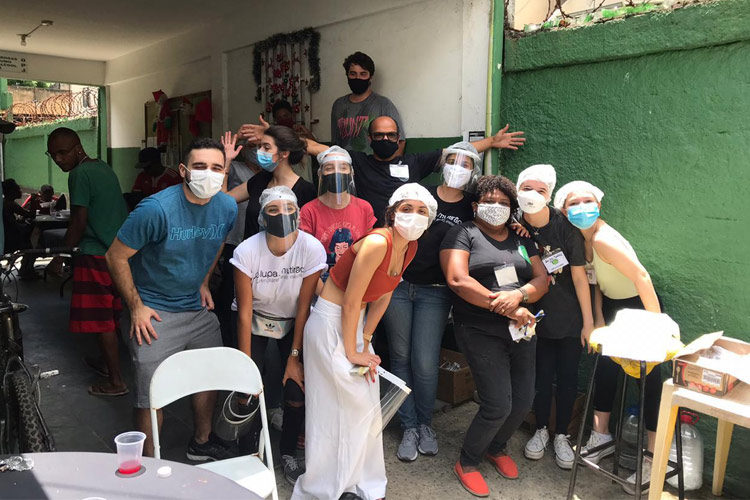 Mesmo com pandemia, voluntários se mobilizam em ações de Natal em JF 1 fundacaomariamae