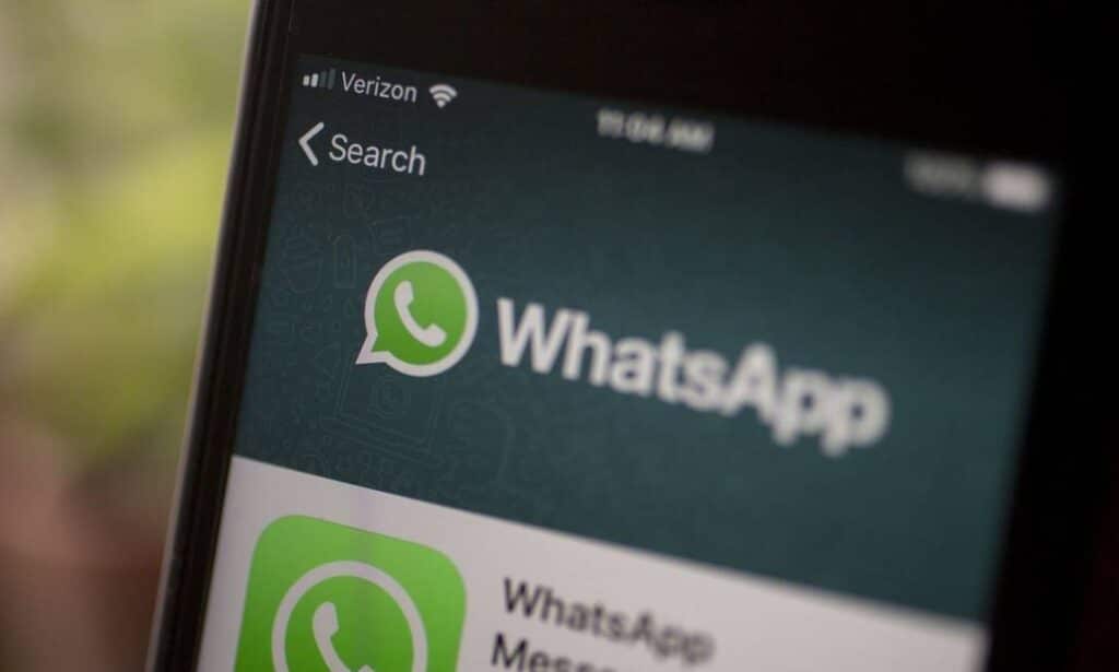 Idosa perde mais de R$ 14 mil em golpe pelo WhatsApp 1 golpe whatsapp by free pik