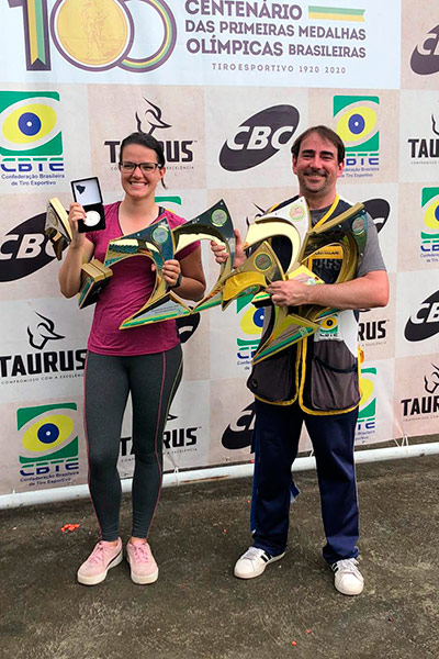 No ano em que viraram pais, juiz-foranos conquistam ouro e prata do Brasileiro de Tiro Esportivo 1 priscila e luis gustavo brasileiro de tiro esportivo foto arquivo pessoal interna