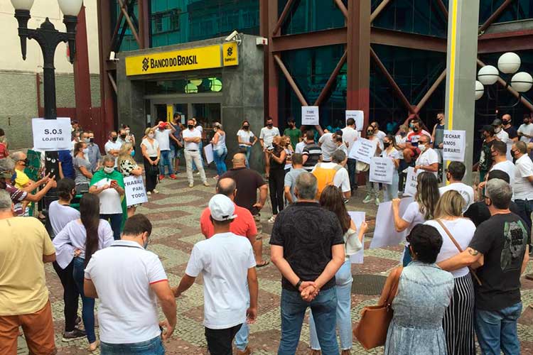 protesto calcadao coronavirus onda amarela by fernando priamo