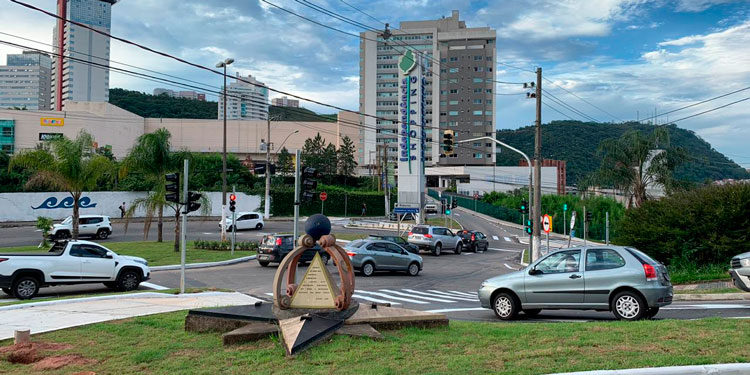 Semáforos do Bairro Estrela Sul começam a funcionar 2 semáforos do estrela sul