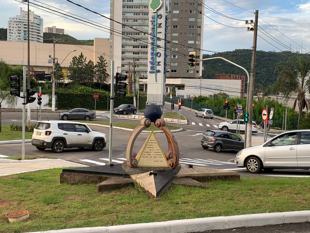 Semáforos do Bairro Estrela Sul começam a funcionar 1 semáforos do estrela sul