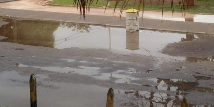 Problema no escoamento de água pluvial na Praça CEU 1 vu 0312