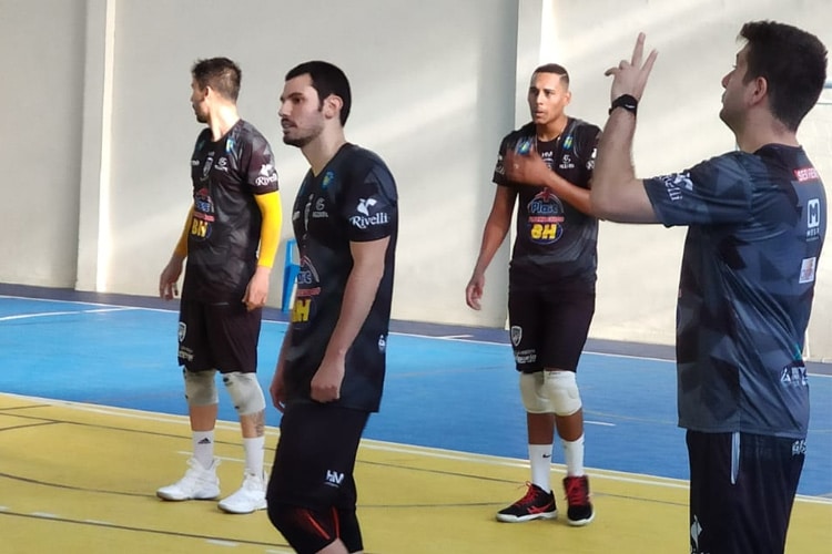 Após perder mando, JF Vôlei estreia na Superliga B contra o Vila Nova em Goiânia 3 JF Vôlei 1