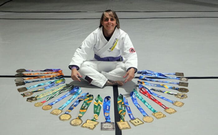 Capoeirista se rende ao jiu-jítsu e se torna multicampeã 3 Capoeirista se rende ao jiu-jítsu e se torna multicampeã