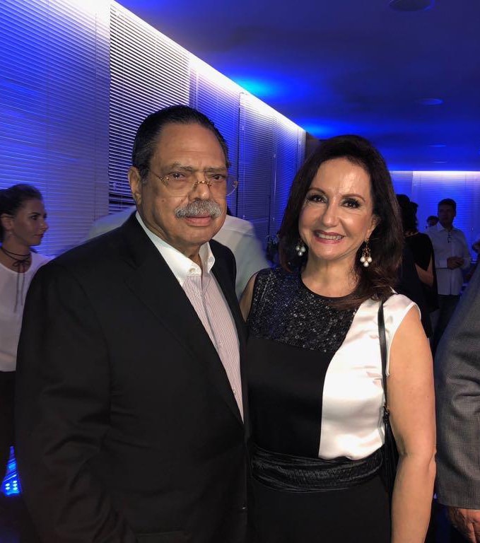 A Miss Juiz de Fora CNB 2020/2021, Iasmin Campos 4 O jornalista Paulo Cesar de Oliveira e Maria Inês Narciso em noite social antes da pandemia