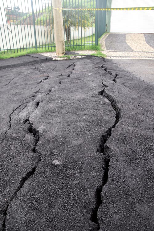 Rua Murillo Valle Fonseca asfalto abrindo fernando priamo 7