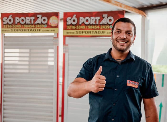 Tradição familiar eleva a segurança em residências e empresas pela produção de portões 1 Conhecimento familiar de 31 anos eleva a segurança de portões em residências e empresas