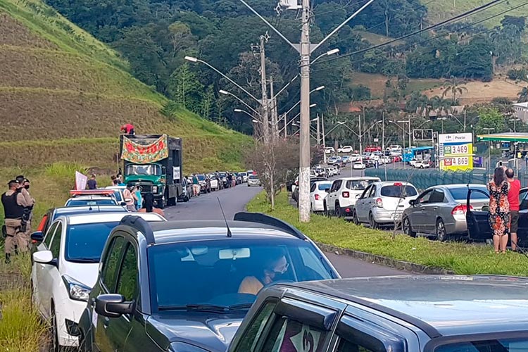carreata impeachment bolsonaro foto Leonardo Costa