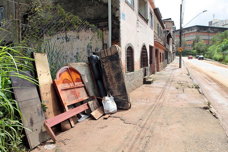 Alagamentos causados pelas chuvas se agravam em Juiz de Fora 1 chuva bairro democrata by fernando priamo