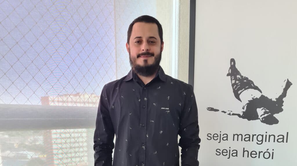 Felipe Senra lança livro com músicas que influenciaram a cultura pop no século XX 3 felipe senra destacada