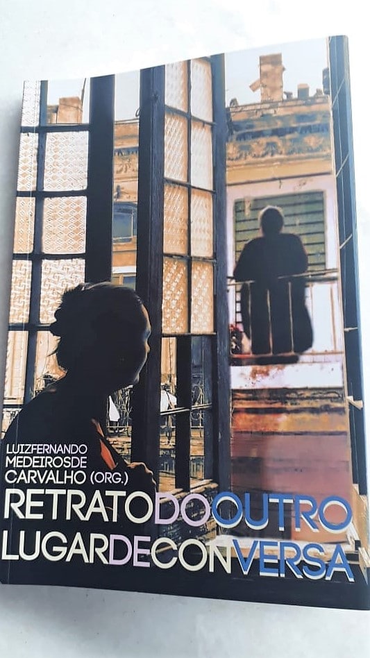 "Tudo o que escrevo tem o rastro de uma conversa imaginária com Derrida”, confidencia Luiz Fernando Medeiros de Carvalho 3 lugar do outri