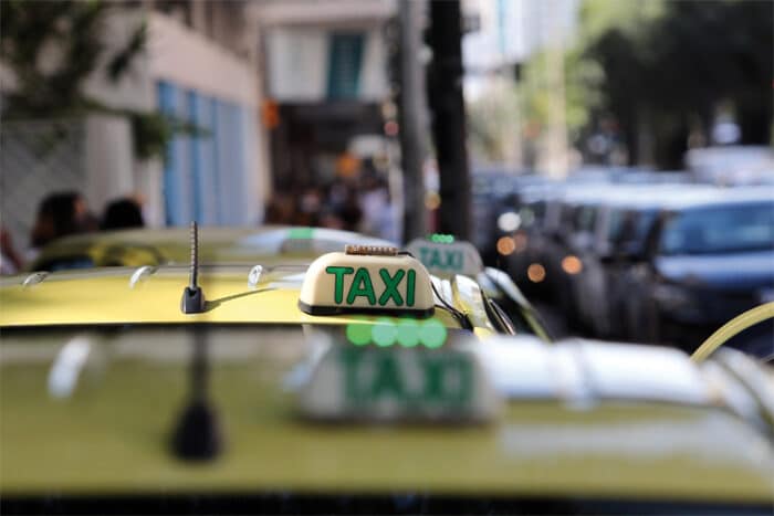 Margarida sanciona nova regulamentação de táxi 1 taxi