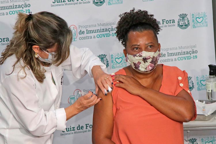 vacinacao covid coronavirus juiz de fora by leo costa 4