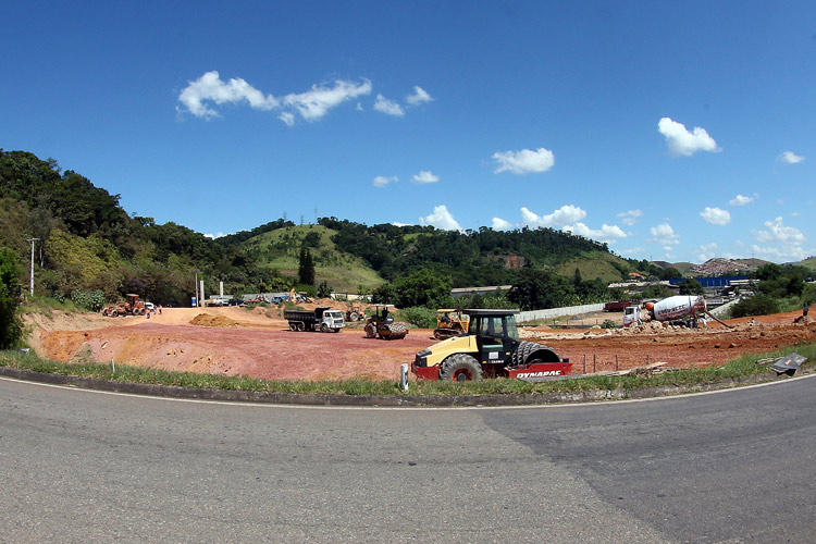 Obra do trevo entre a AMG-3085 e BR-040 completa cinco meses 2 AMG 3085 OBRAS ALÇA DE ACESSO TREVO fernando priamo 3