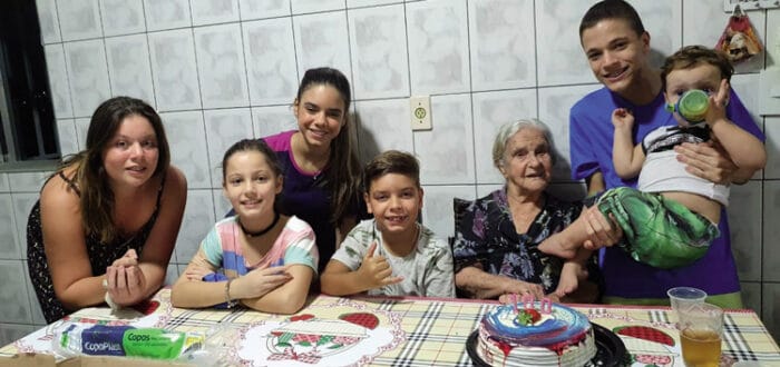 Moradora de Juiz de Fora completa 100 anos em meio à pandemia 1 Dona Itila e da família dela 2 arquivo pessoal interna