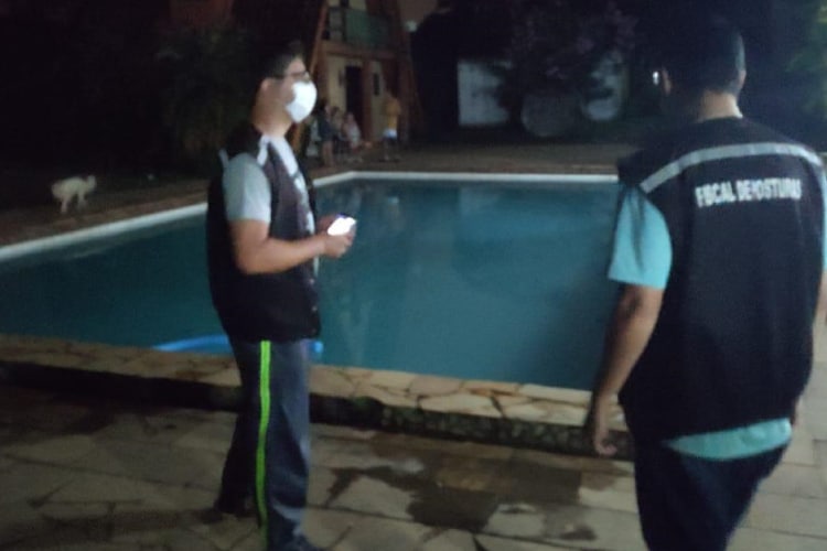 Prefeituras de Matias Barbosa e JF impedem festas clandestinas no carnaval 2 fiscalização matias 1