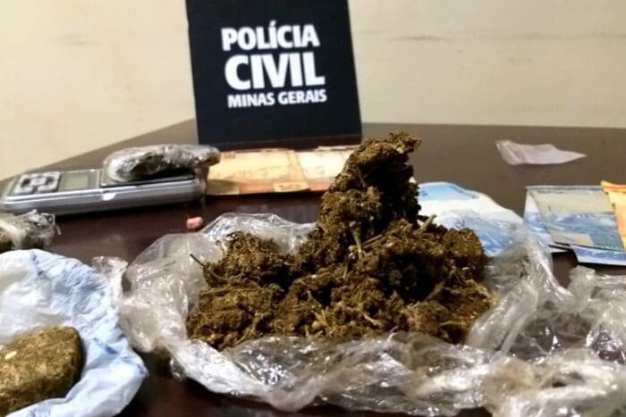 Polícia Civil flagra negociação de drogas na região Central 1 drogas