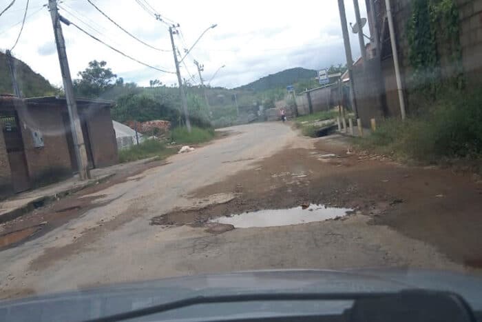 Estrada esburacada preocupa motoristas 1 vu 1