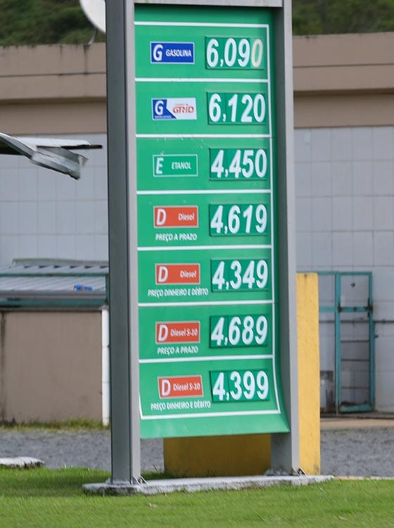 Em nova disparada de preços, gasolina já ultrapassa R$ 6 em Juiz de Fora 1 Combustível fernando priamo 12 1