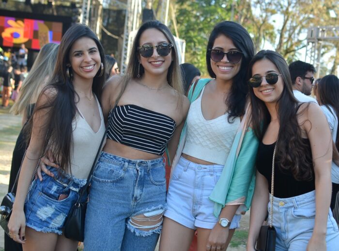Gabrielly Braz, Anna Guimarães, Raphaela Braz e Twanni Gonçalves 1 Gabrielly Braz, Anna Guimarães, Raphaela Braz e Twanni Gonçalves Foto: Brendha Torres