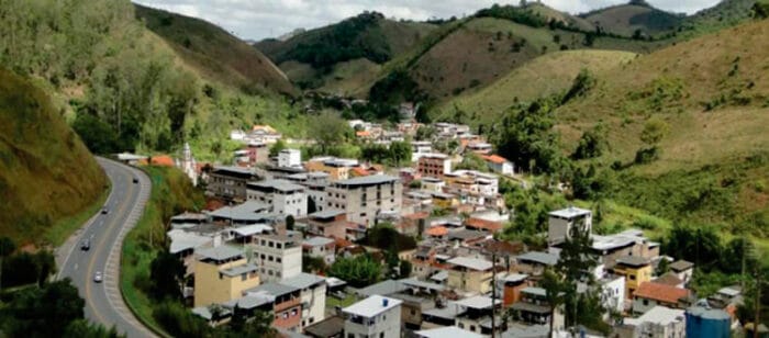 Ewbank da Câmara: Educação é prioridade 1 Ewbank da Câmara
