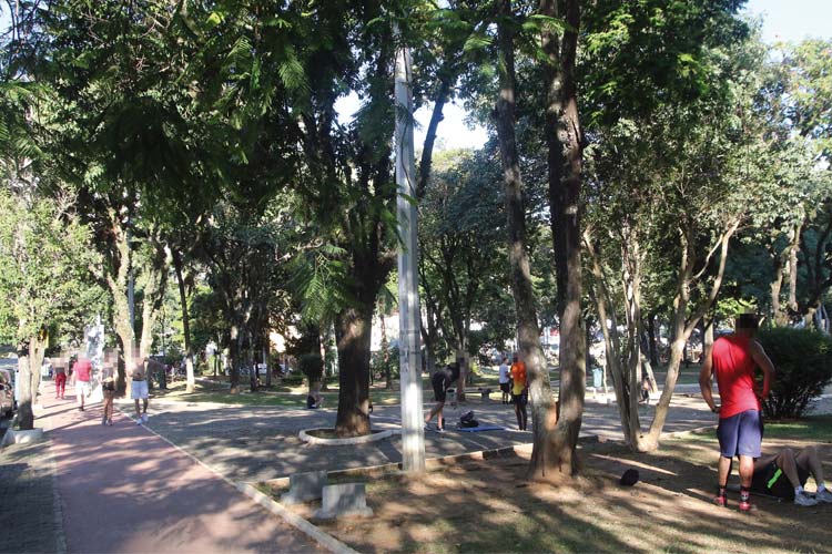 Prefeitura de Juiz de Fora começa a fechar praças para conter avanço da Covid-19 1 parque fernando priamo