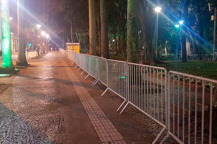 Praça do Bom Pastor e Parque Halfeld são fechados pela PJF 1 ph fechado