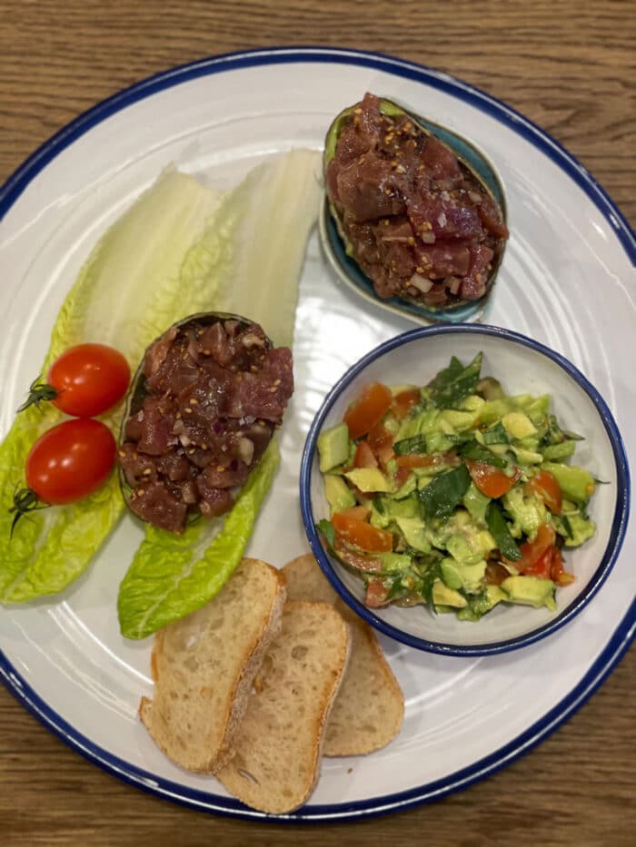 Helena Furtado ensina o rápido, delicioso e criativo tartare de atum 3 prato