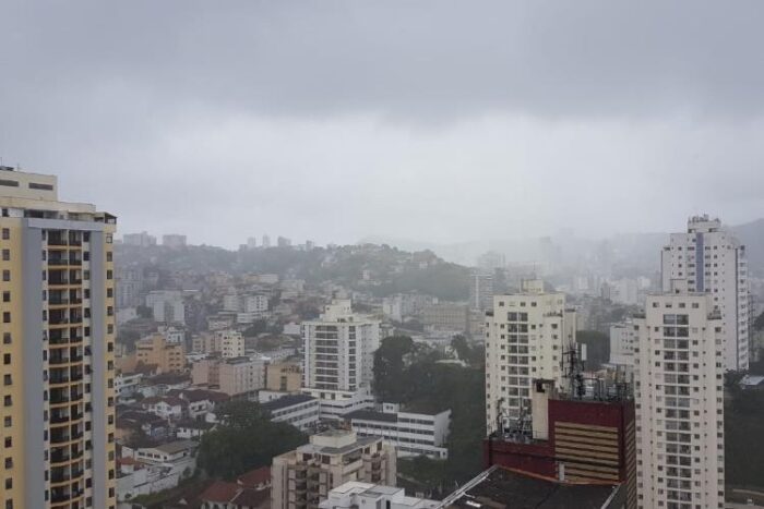 Fim de semana será de céu nublado e com chuviscos em JF 1 09 04 21 tempo foto fernando priamo
