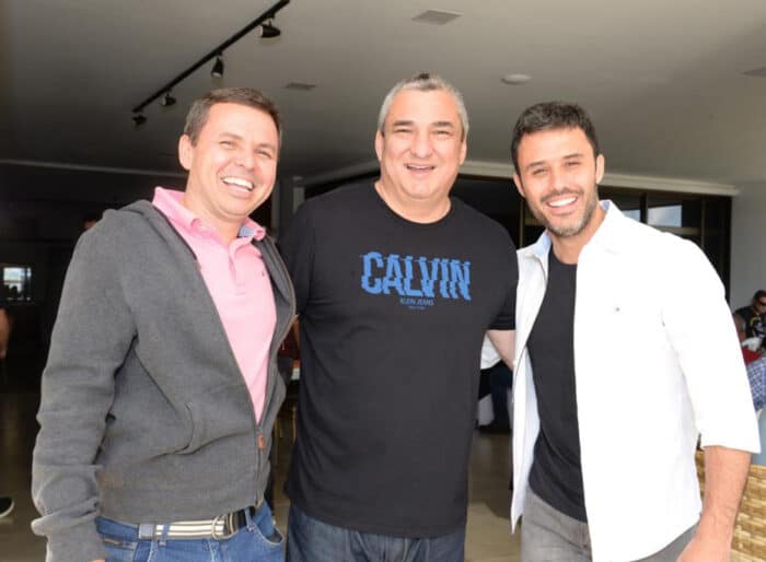 André Zatorre, Anderson Guimarães e Guilherme Duarte (convidado do “Encontro com CR”) clicados antes da pandemia 1 André Zatorre, Anderson Guimarães e Guilherme Duarte (convidado do “Encontro com CR”) clicados antes da pandemia