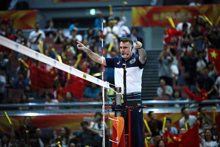 Juiz-forano eleito melhor árbitro da Superliga é convocado para a Liga das Nações 1 anderson cacador arbitragem volei