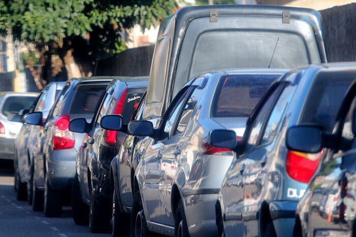 Mesmo com exigência do CRLV adiada, multas e juros correm 1 carros transito fernando priamo