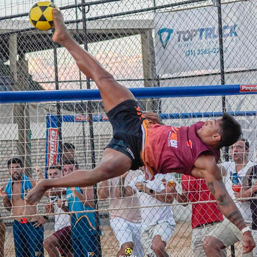 Atletas Aulus e Inácio disputam o TAFC, principal torneio de futevôlei do Brasil 2 Sem Titulo 2