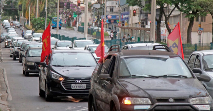 Sindicato dos Professores faz carreata em prol dos trabalhadores 2 carreata antibolsonaro by leonardo costa 04