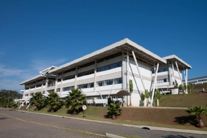 A qualidade da profissão começa na escolha da faculdade 1 suprema