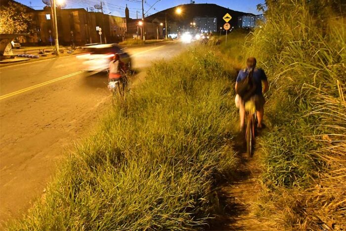 Buracos e iluminação precária dificultam acesso à Zona Norte de JF 1 marcelo ribeiro 4