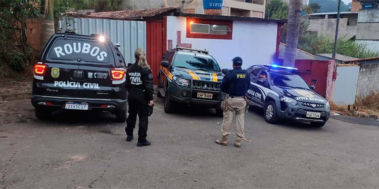 Casal é preso por tráfico em ação conjunta das polícias Civil e Rodoviária Federal 1 operacao prf pc divulgacao