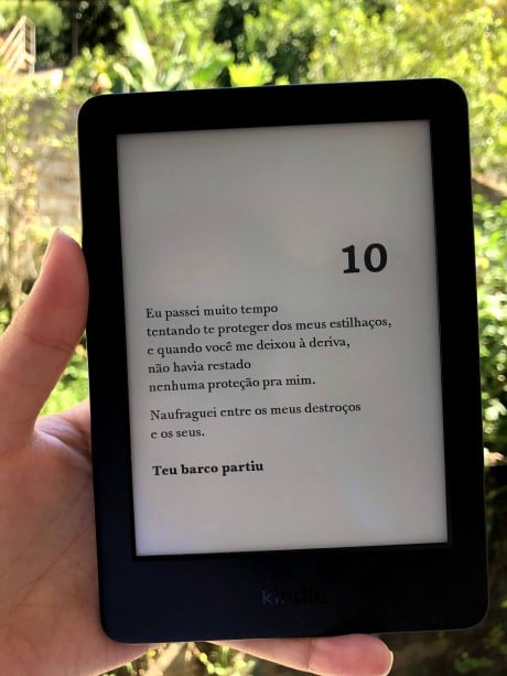 Lara Morais lança 'Tudo o que eu sei sobre amar é saudade' 2 poesia-lara-morais-tudo-o-que-eu-sei-sobre-amar-é-saudade-by-divulgação