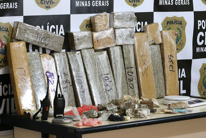 policia apreende drogas