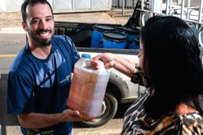 Saiba como destinar óleo de cozinha usado para a reciclagem em JF 3 reciclaminas coleta em casa